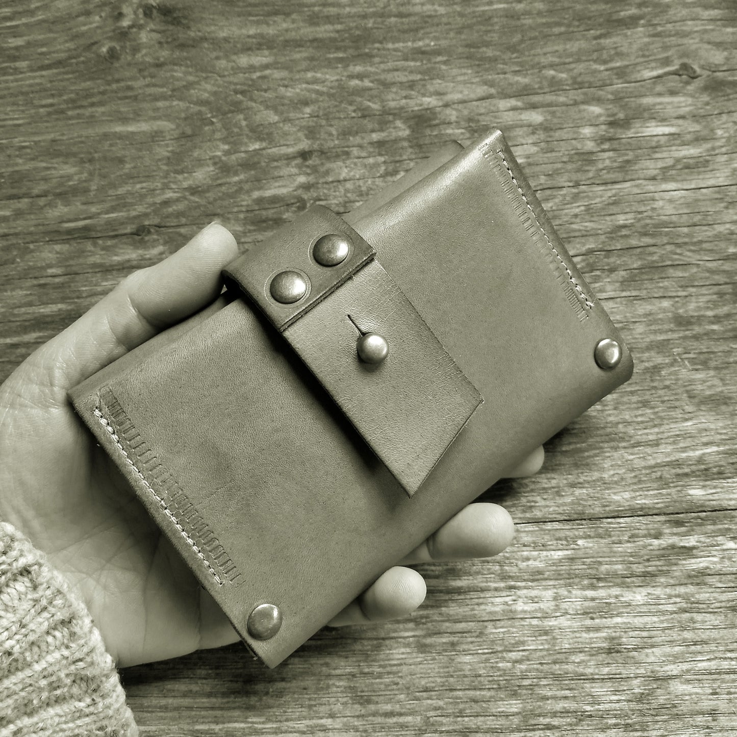 WELA Wallet. View Stock.