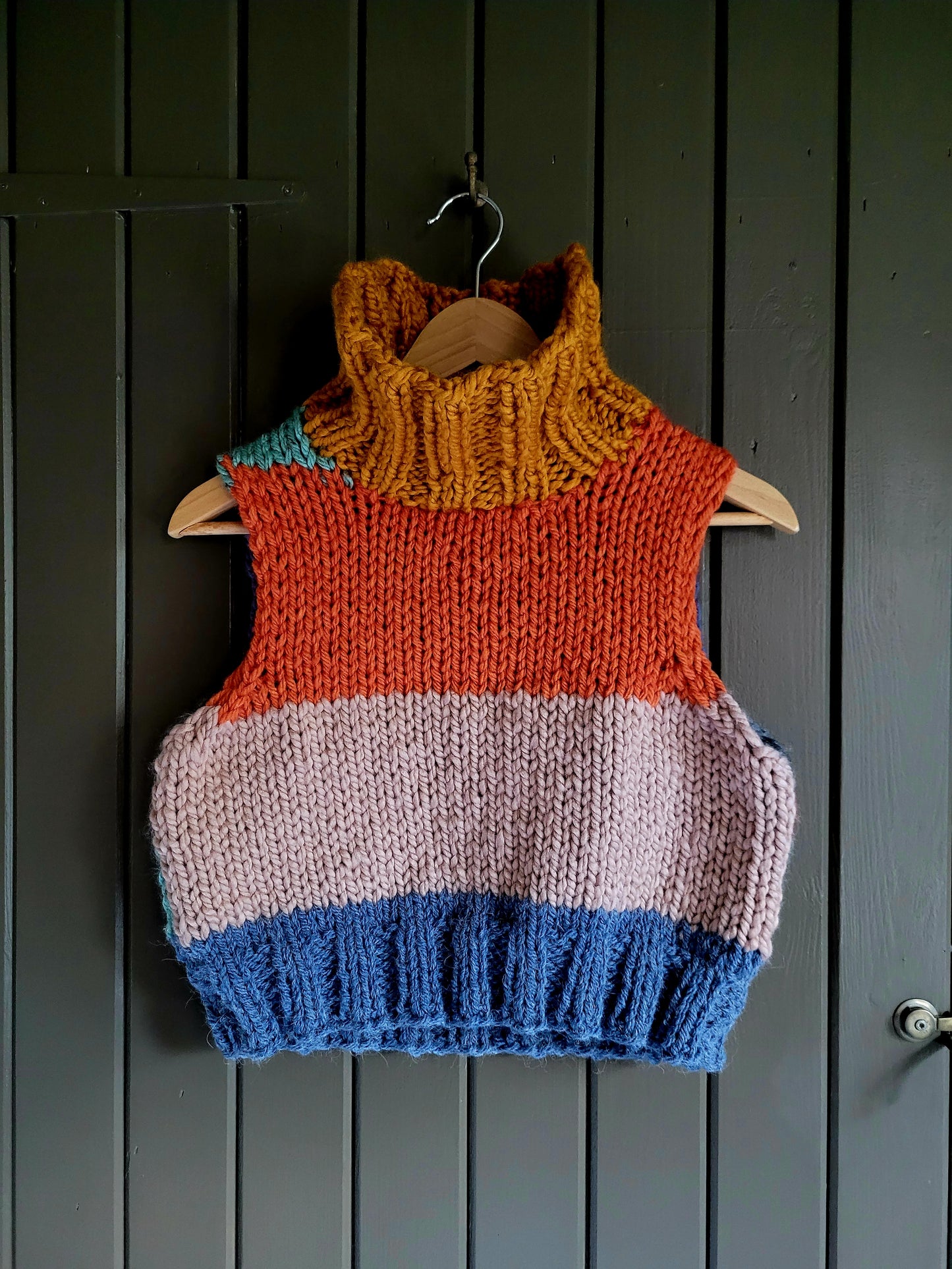 VEST Roll Neck. Super Chunky. View Stock.