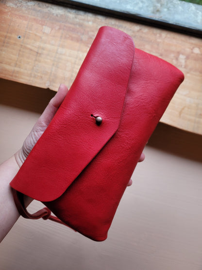 DOROTHY Clutch. Heritage. Made to Order.