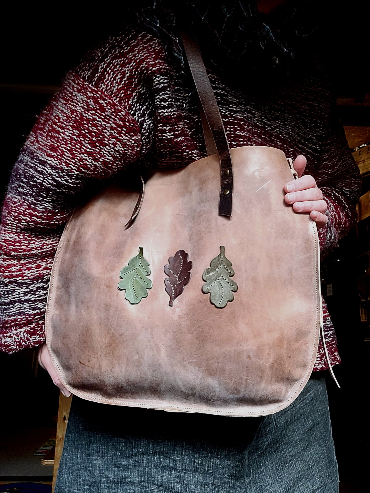 MAGGIE Bag. Light Oak. Oak Leaves. No.5176