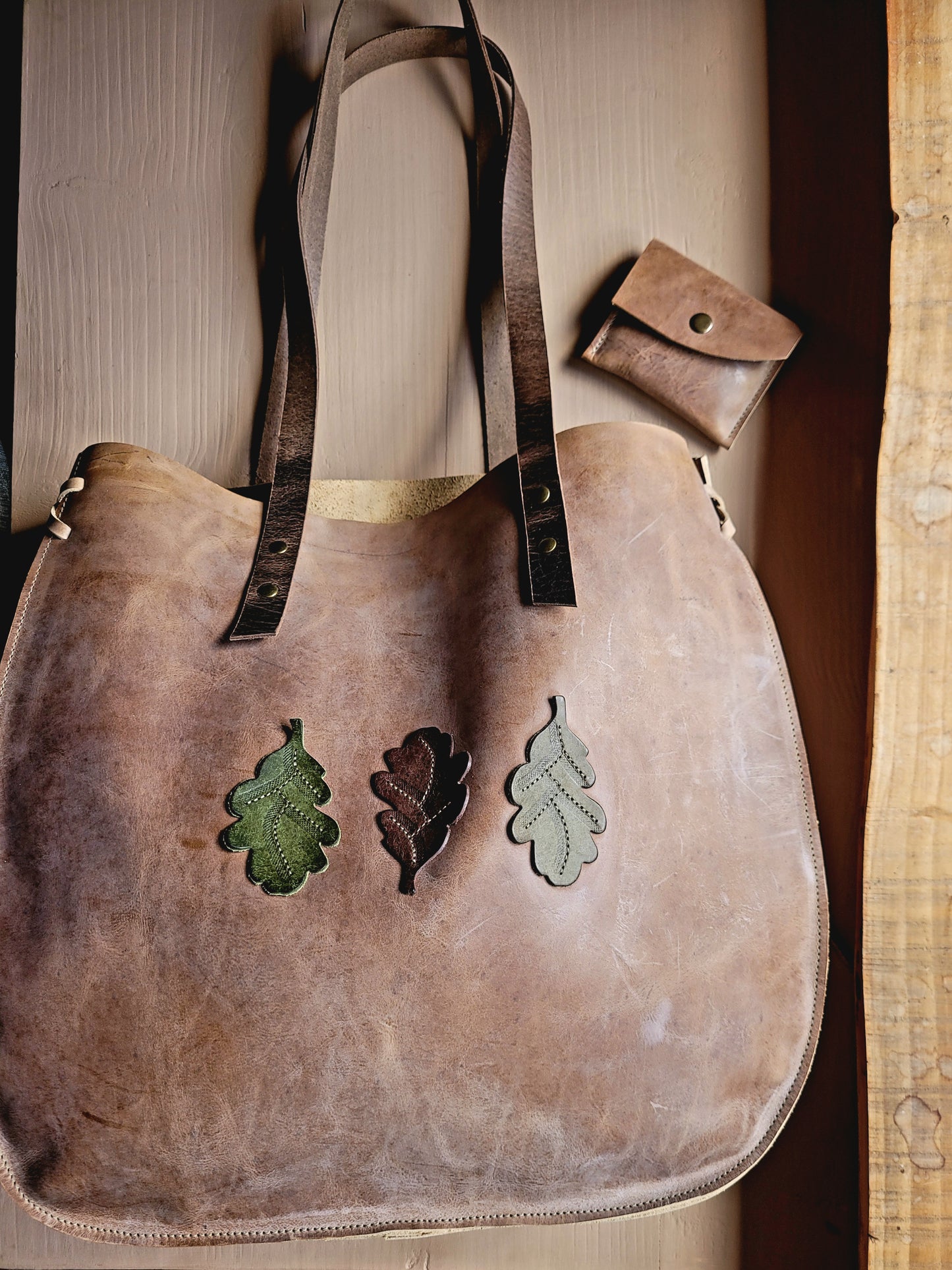 MAGGIE Bag. Light Oak. Oak Leaves. No.5176