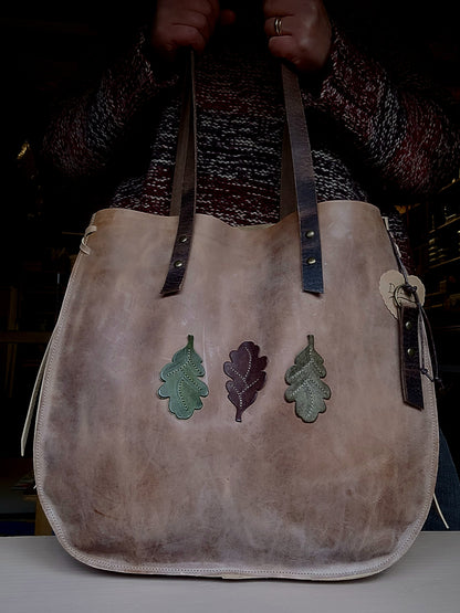 MAGGIE Bag. Light Oak. Oak Leaves. No.5176